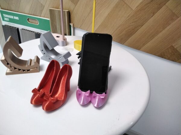 Chaussure porte téléphone