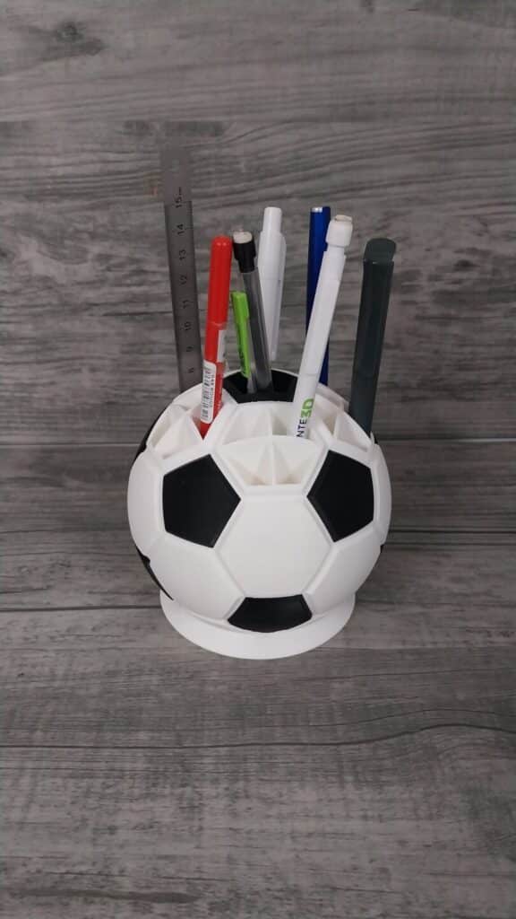 pot a crayon ballon foot scaer - Scaër Quimperlé