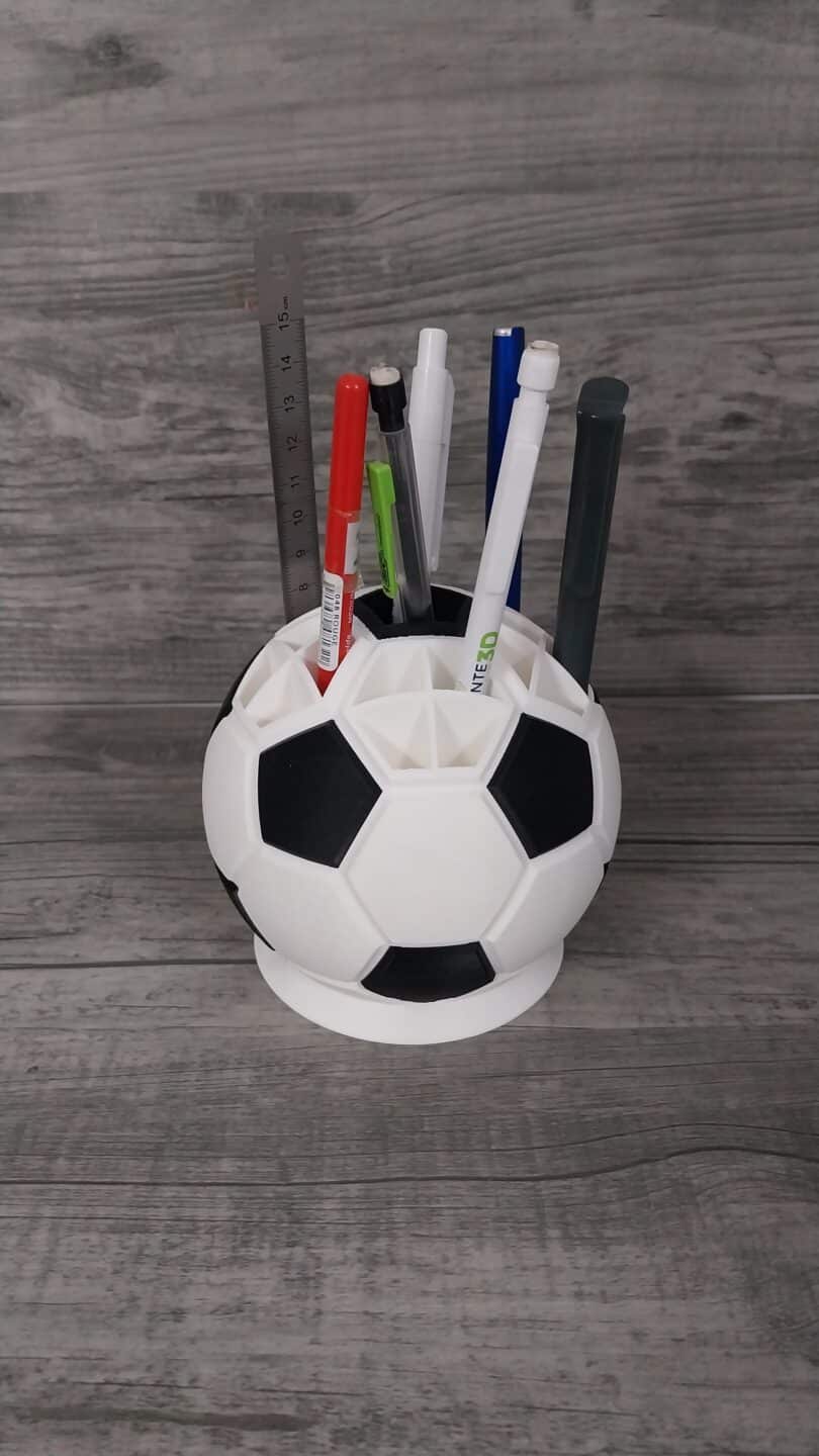 pot a crayon ballon foot scaer - Scaër Quimperlé Pot à crayon ballon de foot